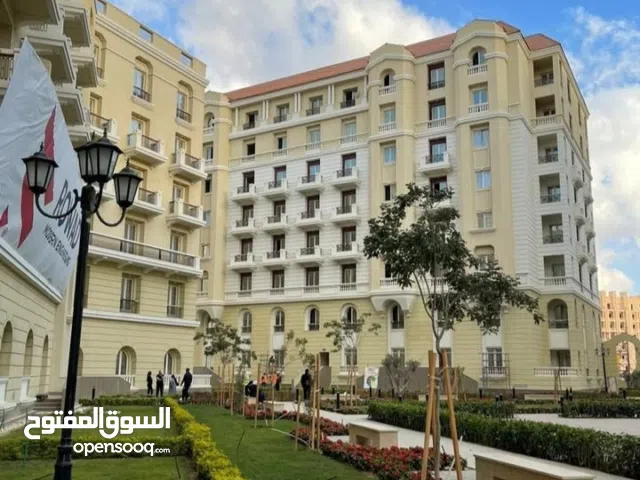 ꪮ شقة 3 غرف للبيع جاهزة للاستلام فورى و متشطبة بالكامل بموقع مميز فى جاردن سيتى الجديدة