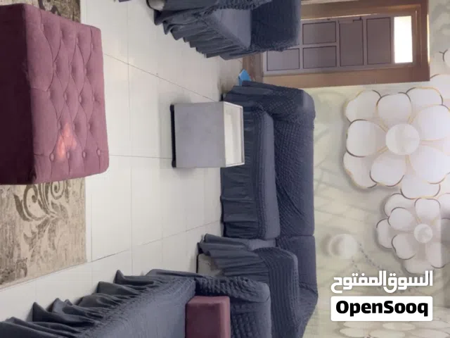 للبيع كنب جلستين