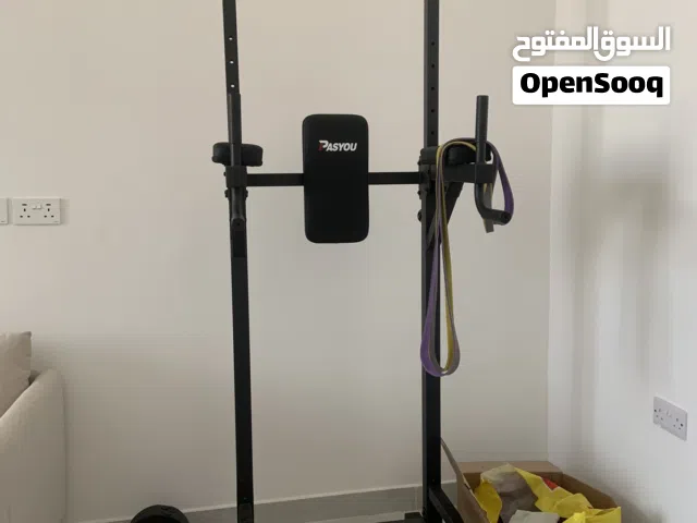 Almost Brand new Pull up and Dip Station.