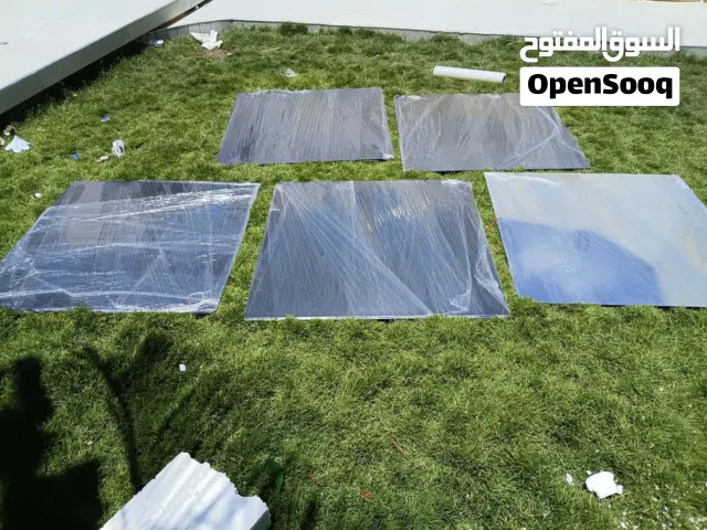 مرايا متر في متر سمك 4 ملي بحاله جيده