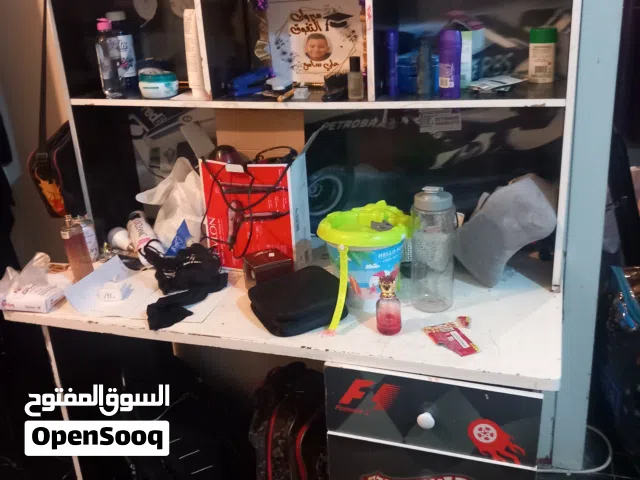 مكتب بحاله جيده