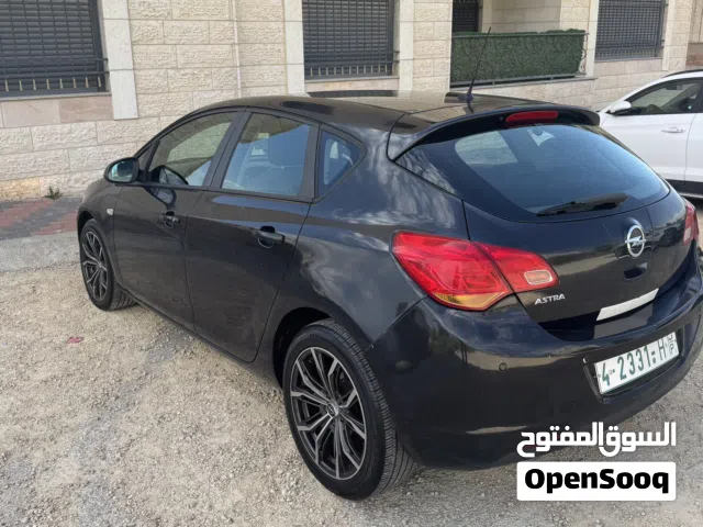 Used Opel Astra in Ramallah and Al-Bireh