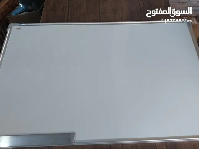 سبورة مغناطيس مقاس 60 × 90 متاح الكتابة علي الوجهين