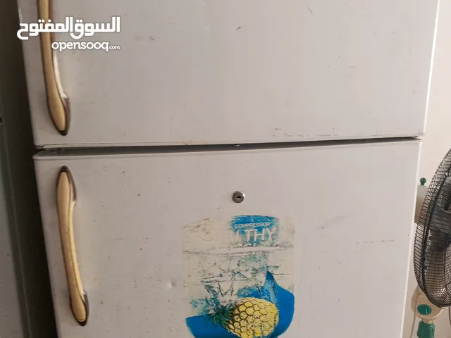 ثلاجه ومايكرويف وغساله بحاله جيده جدا للبيع