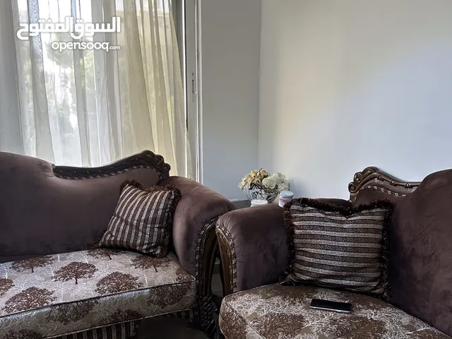 طقم كنب وطاولات عدد 3