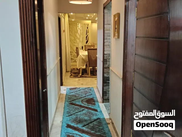 عمارة للبيع المهندسين شارع دكتور حجازى / قرب محطة مترو الأنفاق ونادي الترسانة