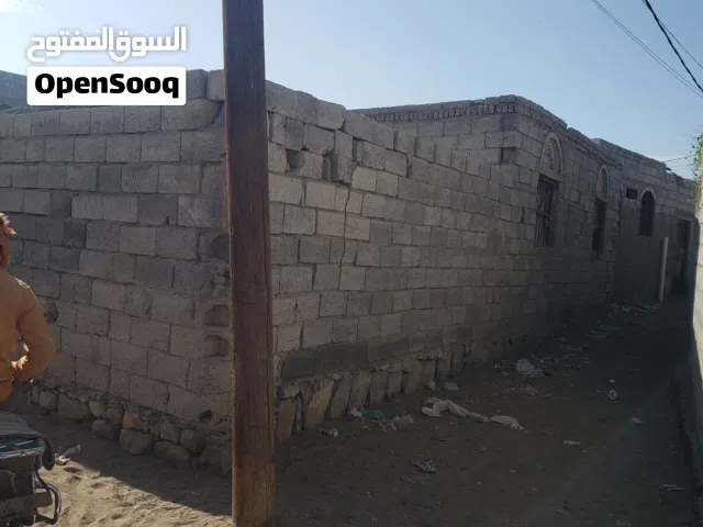 100 m2 2 Bedrooms Townhouse for Sale in Al Hudaydah Al-Hali