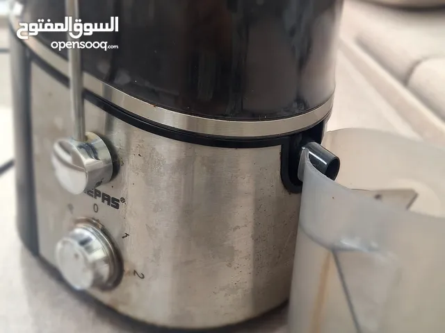 عصارة فواكه GEEPAS بحالة مستعملة– بسعر ممتاز! الوصف: للبيع عصارة فواكه من ماركة أصلية استعمال خفيف
