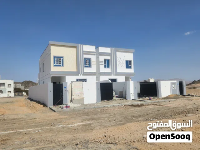 للبيع فيلا من أصل توين فيلا بالعامرات مدينة النهضة مربع18