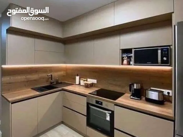 فني مختص فك وتركيب وصيانة المطابخ وفك وصيانة جميع انواع الاتات والديكورات 780000