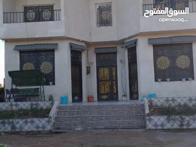 1000 m2 2 Bedrooms Townhouse for Sale in Basra Abu Al-Khaseeb