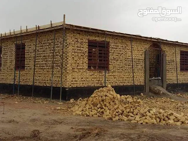 نعمل في المجال البناء بمختلف الانواع والاشكال والمواد المتوفره محليه