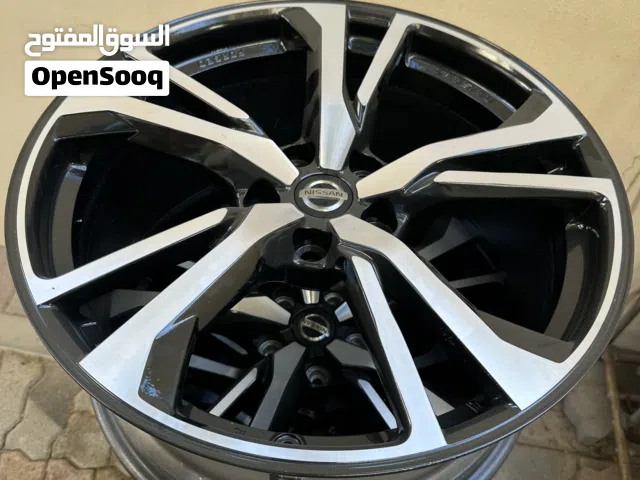 Nissan 370Z wheels rims.