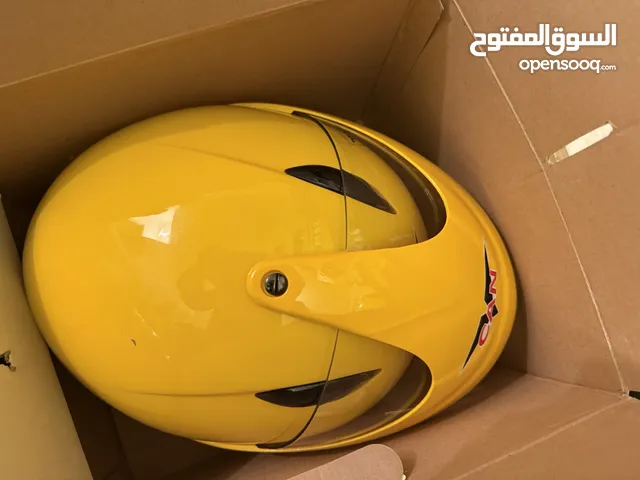 خوذه دراجه جديده لون مميز جديده متوفر ثنتين