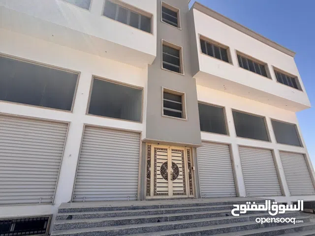 معرض للإيجار- طريق المطار