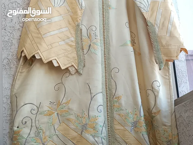 caftan Marocain traditionnel ancien En Brocard Métallique À motifs Floraux vert citron et argent lam