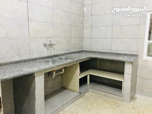 124 m2 3 Bedrooms Townhouse for Sale in Zarqa Jana'a