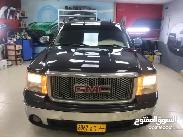 Used GMC Sierra in Al Sharqiya