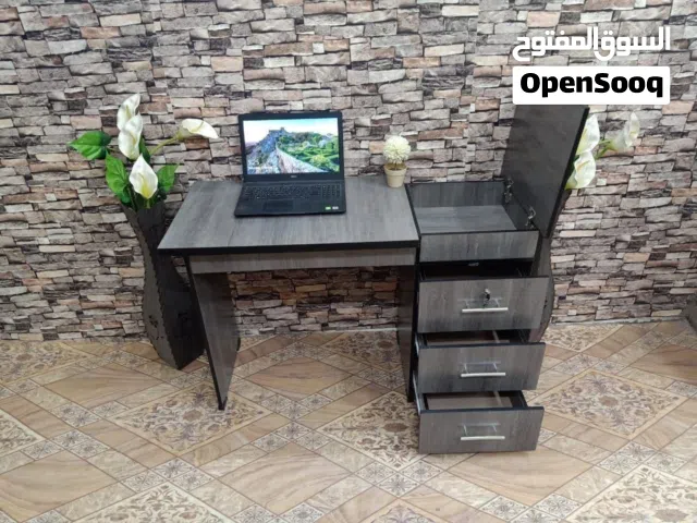 مكتب بوحدة ادراج وضلفة قلاب Furniture oh mdf 2