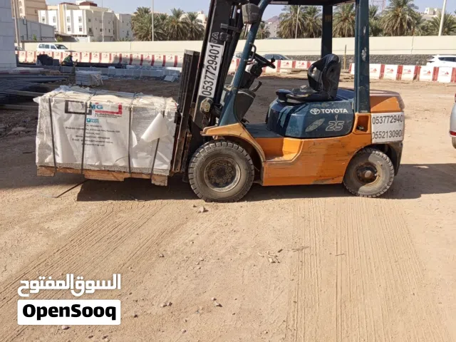 تأجير رافعة شوكية