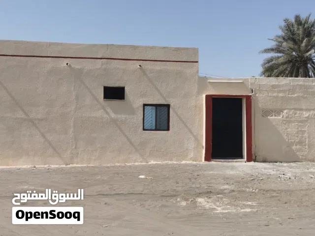 منزل عربي مطل على البحر وخط الباطنه الساحلي للبيع