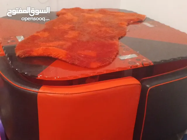 طاوله سكيوريت فراش عربي  في حاله جيده جدا لاسفنج