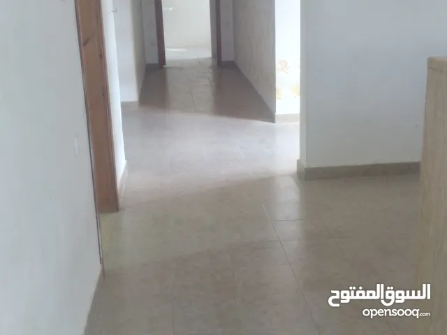 160 m2 2 Bedrooms Townhouse for Rent in Tripoli Al-Bivio