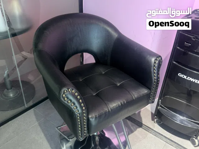 Salon furniture. أغراض الصالون