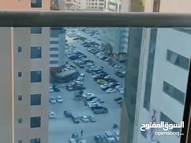 عقار للبيع ف الشارقة منطقة الممزر..شقة 3 غرف وصالة .4حمام .مساحه واسعه اطلاله رائعه بسعر مناسب