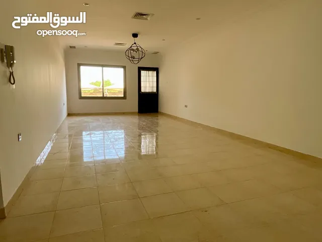 للايجار شقة في سلوى قطعة 3 دور ارضي مدخل خاص + حمام سباحة مشترك
