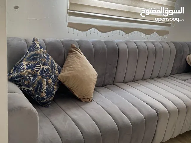 صالون شبه جديد للبيع نوع ممتاز جدأ