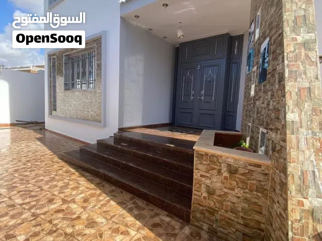 فيلا دوبلكس في حي لاجونا على شارعين للبيع