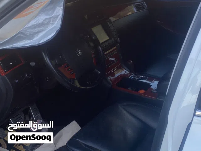 Used Toyota Crown in Basra