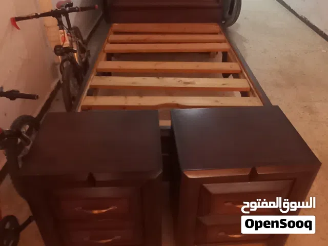 غرفه نوم شباب خشب لاتيه تخت واحد الغرفه فقط