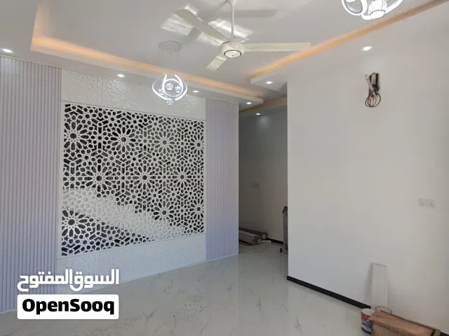 فيلا يتكون من 4 غرف 4 حمامات  بتصميم عصري للبيع في صحنوت قرب جامع الإمام شاطبي