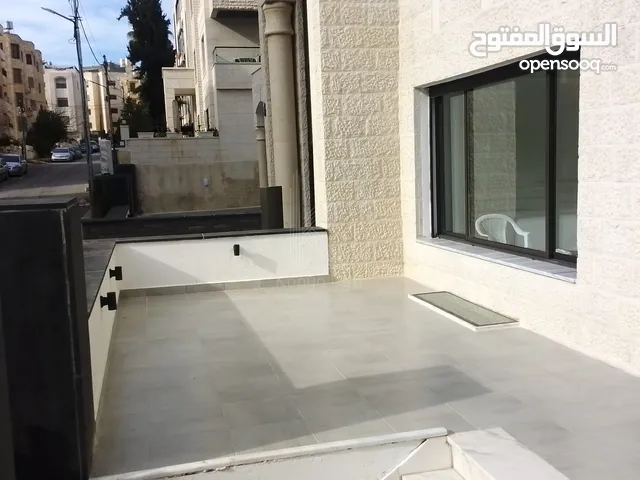 255 m2 4 Bedrooms Apartments for Sale in Amman Um Uthaiena