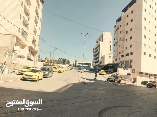محل تجاري جديد للإيجار ، بيتونيا، مفرق الحتو مساحة 50 م2 منطقة مميزه ، جاهز للإيجار