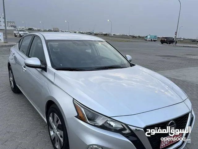 Nissan Altima in Dhofar