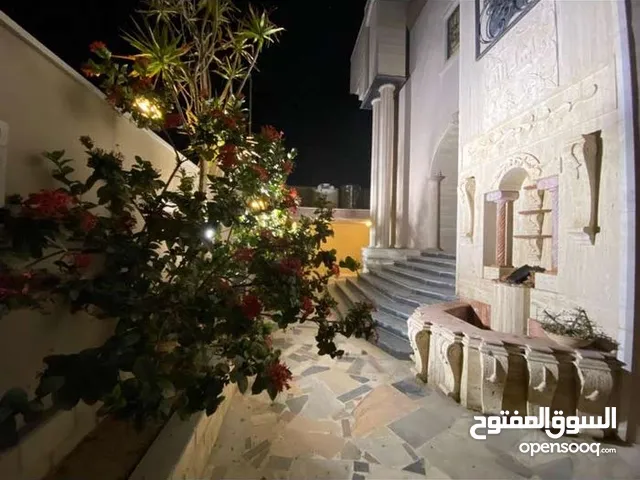 800m2 More than 6 bedrooms Villa for Sale in Tripoli Ras Hassan