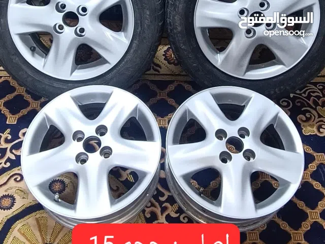 للبيع رنقاتتويوتاا حجم 15 بحالة ممتازة نضيف جدا بدون ضربات معه تواير