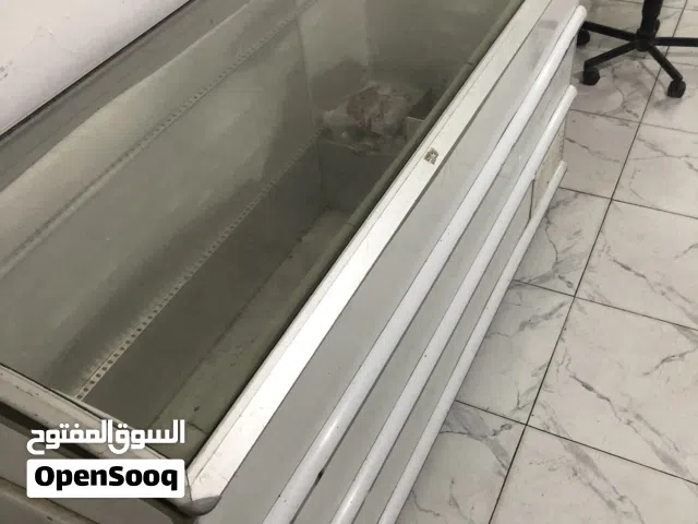 يوجد فريز عرض نظيف