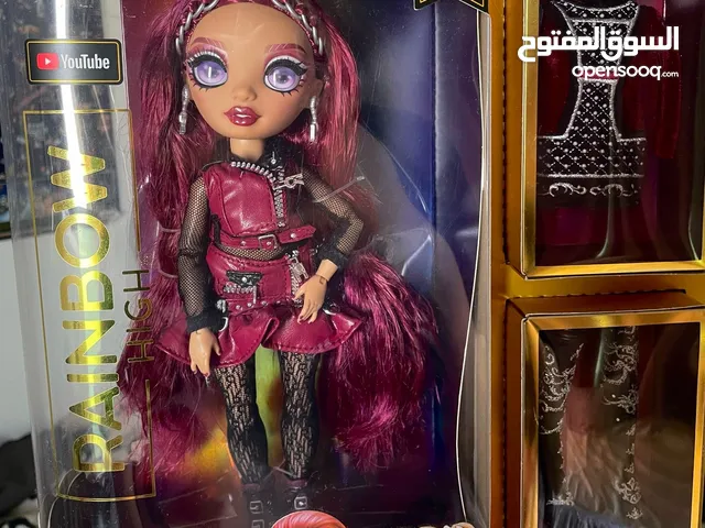 Rainbow High Series 4 Mila Berrymore Fashion Doll – Burgundy Red Theme, 2 Outfits, Fully Articulated