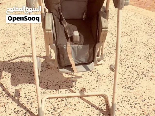 كرسي أطفال تابت ومحرك