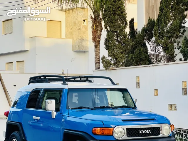 Used Toyota FJ in Tripoli