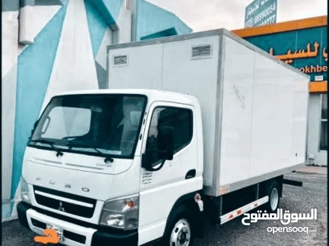 هاف لوري مقفل لنقل جميع الاغراض في مناطق الكويت