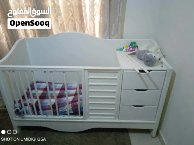 تخت اطفال للبيع
