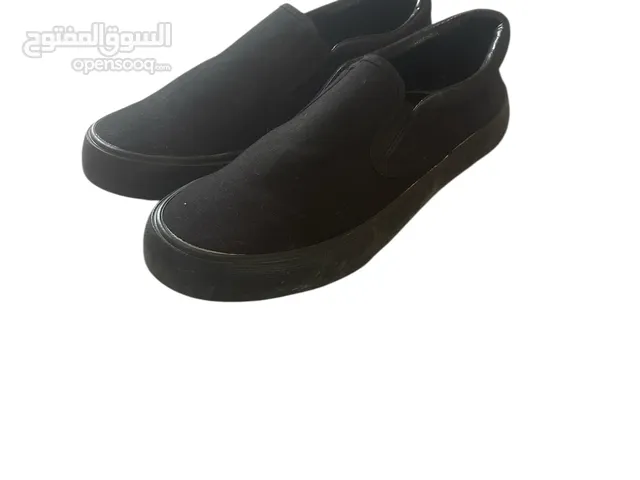 Title: No Boundaries Black Shoes – Size 8.5 – Memory Foam, Vans Style