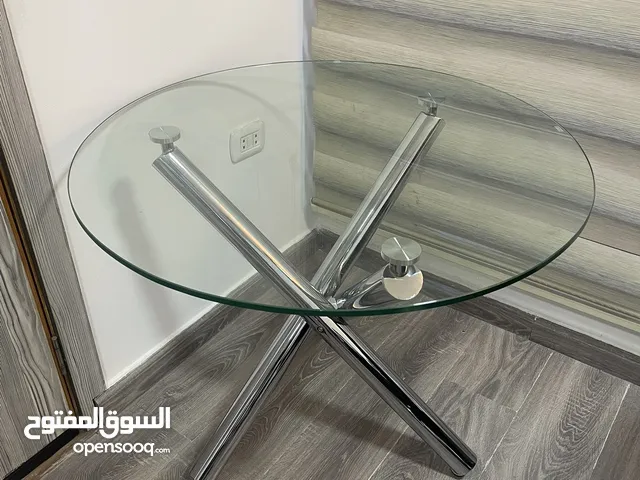 طاولات زجاج ثقيلة بحالة ممتازة