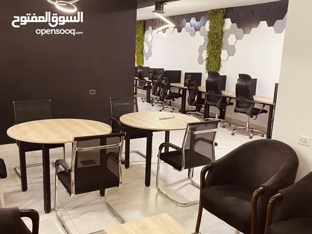 اثاث مكتبي مستعمل شبه جديد للبيع باسعار قليلة للتواصل واتساب لمزيد من الصور