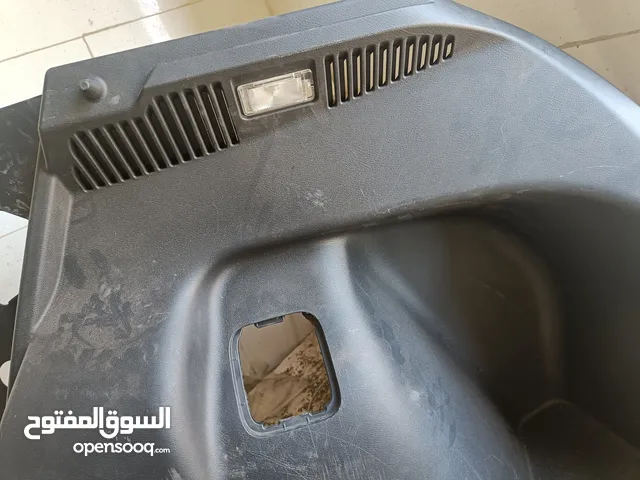 بطانة صندوق خلفي يمين ليف 2020